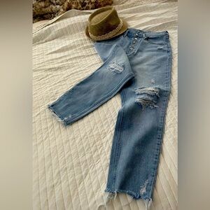 NWOT Free People 5 Button High Waisted Distressed Straight Jean size 29‎
